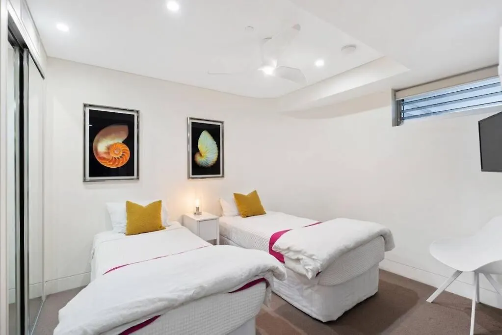 Sea Pearl 202-Waterfront Luxury Apartment Sunshine Coast